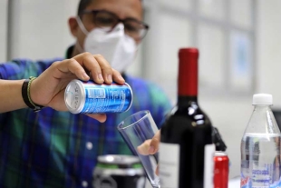 La especialista exhortó a evitar la práctica de mezclar bebidas alcohólicas con energizantes 