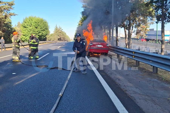 En el sitio, los elementos de la SSEM hicieron contacto con la conductora del automóvil, identificada como Mayra