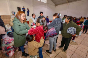⁠La entrega de los apoyos benefició a familias en situación de vulnerabilidad ante las bajas temperaturas, con la participación de 63 espacios académicos y administrativos de la UAEMéx.
