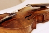 ¡ÓRALE! Violín que apareció en la película “Titanic” es subastado por más de 50 mil libras