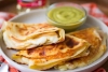 ¿Antojo de algo diferente? Prepara unas deliciosas crepas de tres quesos en minutos