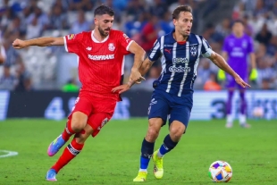 El encuentro comenzó con intensidad, pero Toluca enfrentó una adversidad temprana cuando Helinho fue expulsado