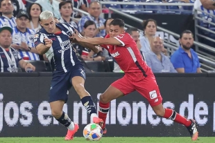 Los últimos minutos estuvieron cargados de tensión. Jugadores como Helinho y “Gacelo” López buscaron el empate, pero sin éxito.