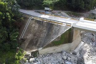 Son obras estratégicas que fortalecen la conectividad y seguridad vial en diversas regiones de la entidad
