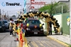 En autos adornados niños festejan culminación de ciclo escolar