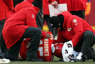 El golpe de la lesión no llegó solo. Los Chiefs también enfrentan la dura realidad de su eliminación de los playoffs