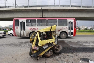 Al percatarse del suceso, la conductora de la camioneta habría intentado darse a la fuga