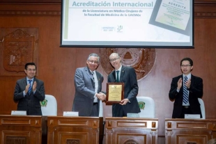 El director de la Facultad de Medicina, Hugo Mendieta Zerón explicó que este reconocimiento avala la calidad y el prestigio global de la educación médica que ofrece la UAEMéx