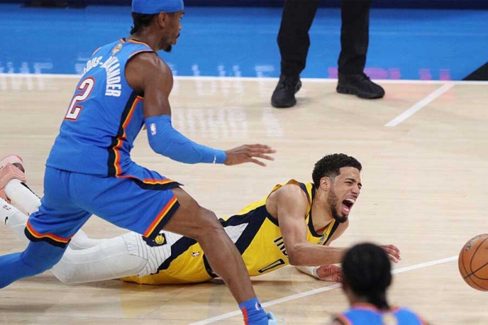 Tyrese Haliburton colapsó al plantar la pierna derecha con menos de cinco minutos en el primer periodo