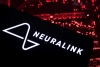¡Neuralink va por más! Ahora probará implantes cerebrales para mover brazos robóticos