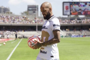 La salida de Alves de Pumas se dio en medio de una polémica