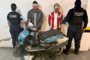 Ambos fueron informados de sus derechos y trasladados a la Fiscalía Especializada en la Investigación del Delito de Robo de Vehículos