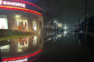 Lluvias inundan calles en Lerma y San Mateo Atenco; activan monitoreo permanente