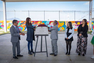 La obra colectiva, autoría de Carlos Alberto Badillo Cruz, transforma el orgullo universitario en arte y color en el Plantel “Dr. Ángel María Garibay K.” de la Escuela Preparatoria de la Autónoma mexiquense.