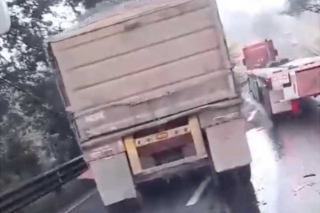 Tráiler impacta camioneta y provoca caos vial en la Toluca–Atlacomulco