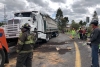 Rapiña en Libramiento Bicentenario tras volcadura de tráiler cargado de limones