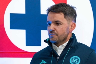 Con un contrato por dos años y opción a uno más, Larcamón llega con la expectativa de construir un equipo competitivo y ofensivo