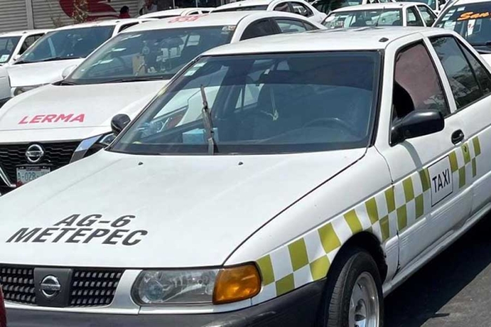 Aunque la Policía Municipal se ha acercado a ofrecer apoyo, los taxistas consideran que la vigilancia es insuficiente.