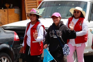 Alrededor de 300 feligreses custodiados por 26 camiones de carga comenzaron su andar para llegar a su primer parada en la localidad de San Antonio Bonixi en Ixtlahuaca