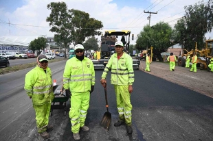 Con dos equipos propios se atenderán 26 km de las carreteras con una inversión de 500 mdp e incluye la entrega de maquinaria especializada a 10 municipios