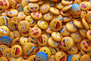 El listado se ve completado por una mariposa monarca