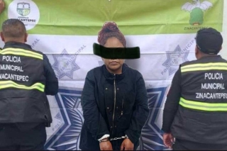 Detienen a mujer armada en calles de Zinacantepec