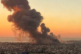 Los equipos de rescate libaneses buscaban este sábado por la mañana sobrevivientes bajo los escombros en la densamente poblada zona de Basta