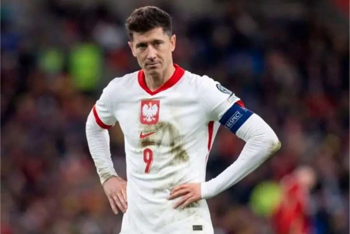 Con 85 goles en 158 partidos, el atacante del FC Barcelona sacudió al fútbol europeo con su mensaje publicado en redes sociales.