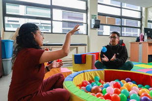 Está disponible para el público en general los días lunes, martes, jueves y viernes, de 9:00 a 14:00 horas, y los miércoles, de 14:00 a 19:00 horas.