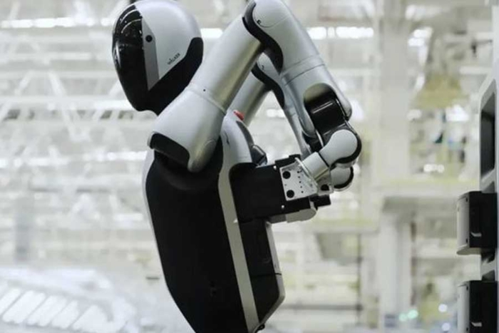 Este robot humanoide es ideal para asumir múltiples tareas sin parar