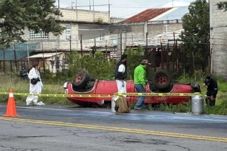 Muere hombre de 73 años en volcadura en la Toluca–Zitácuaro
