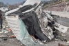 Vuelca trailer cargado de piernas de cerdo en la México-Toluca.