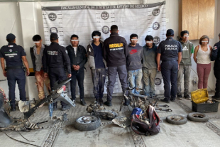Autoridades de Toluca y la Fiscalía Especializada en Robo de Vehículos detuvieron a siete personas en un predio de San Pablo Autopan donde presuntamente desmantelaban motocicletas robadas. En el lugar fueron asegurados chasis, motores y diversas autopartes.