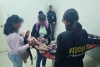 Fiscalía Edomex devuelve mochilas a estudiantes tras asalto a combi de Naucalpan