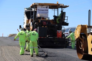 En la primera etapa el programa Bachetón se concluyó la reparación de 45 mil 903 km de carreteras en la República y se repararon 289 mil 694 baches
