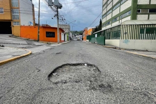 Proliferan los baches en Toluca
