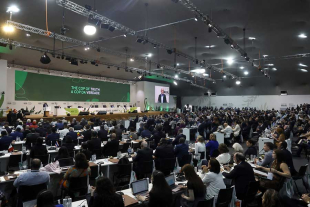 Las pláticas para intentar destrabar las tensas negociaciones podrían alargarse durante este fin de semana.