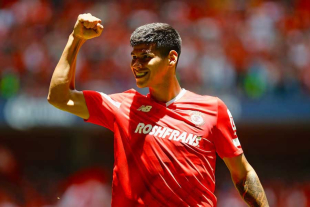 Robert Morales no es cualquier refuerzo; es un jugador que viene de vivir un 2025 de ensueño con el Toluca