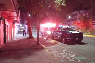 Uno de los presuntos delincuentes resultó herido y quedó tendido sobre la vía pública