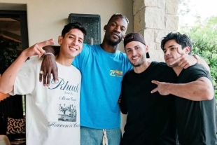 La sorpresa aumentó cuando el boxeador Ryan García se sumó al grupo y posó junto a los tres atletas, inmortalizando un cruce interdisciplinario.