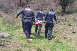 Un hombre fue rescatado en la zona boscosa de Ocuilan tras caer de un aeroplano.