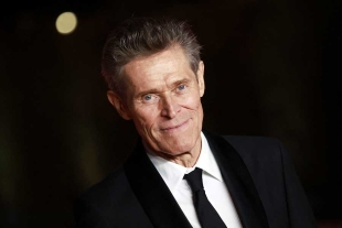 La Bienal recordó que Willem Defoe inició su trayectoria artística desde sus días universitarios en Milwaukee