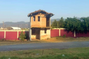 En algunos puntos de la carretera federal Toluca-Tejupilco, se pueden observar algunas “casitas”
