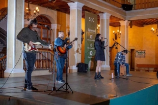 El público que acudió al concierto, el cual se llevó a cabo en el Centro Cultural Universitario “Casa de las Diligencias”,