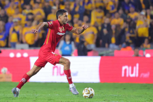 Durante el primer tiempo, el encuentro fue parejo en términos de posesión