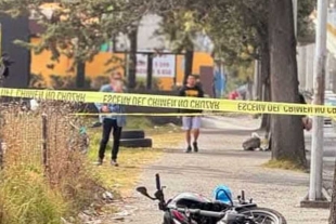 Debido al fuerte golpe, el adulto mayor falleció en el lugar mientras que su nieto pudo esquivar la motocicleta.