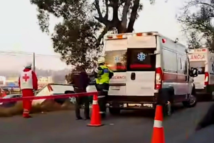 De acuerdo con los primeros reportes, la víctima —de aproximadamente 60 años de edad— viajaba a bordo de una camioneta tipo Pick Up