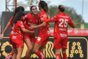 Bajo la dirección de Patrice Lair, Toluca mantiene su potencia ofensiva con jugadoras destacadas como Amandine Henry, Karla Martínez y Le Sommer,