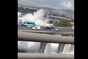 ervicios de emergencia, bomberos y unidades médicas están en la Calzada Ignacio Zaragoza