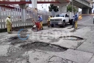 Atienden bache de 70 cm en la México–Toluca; refuerzan más zonas